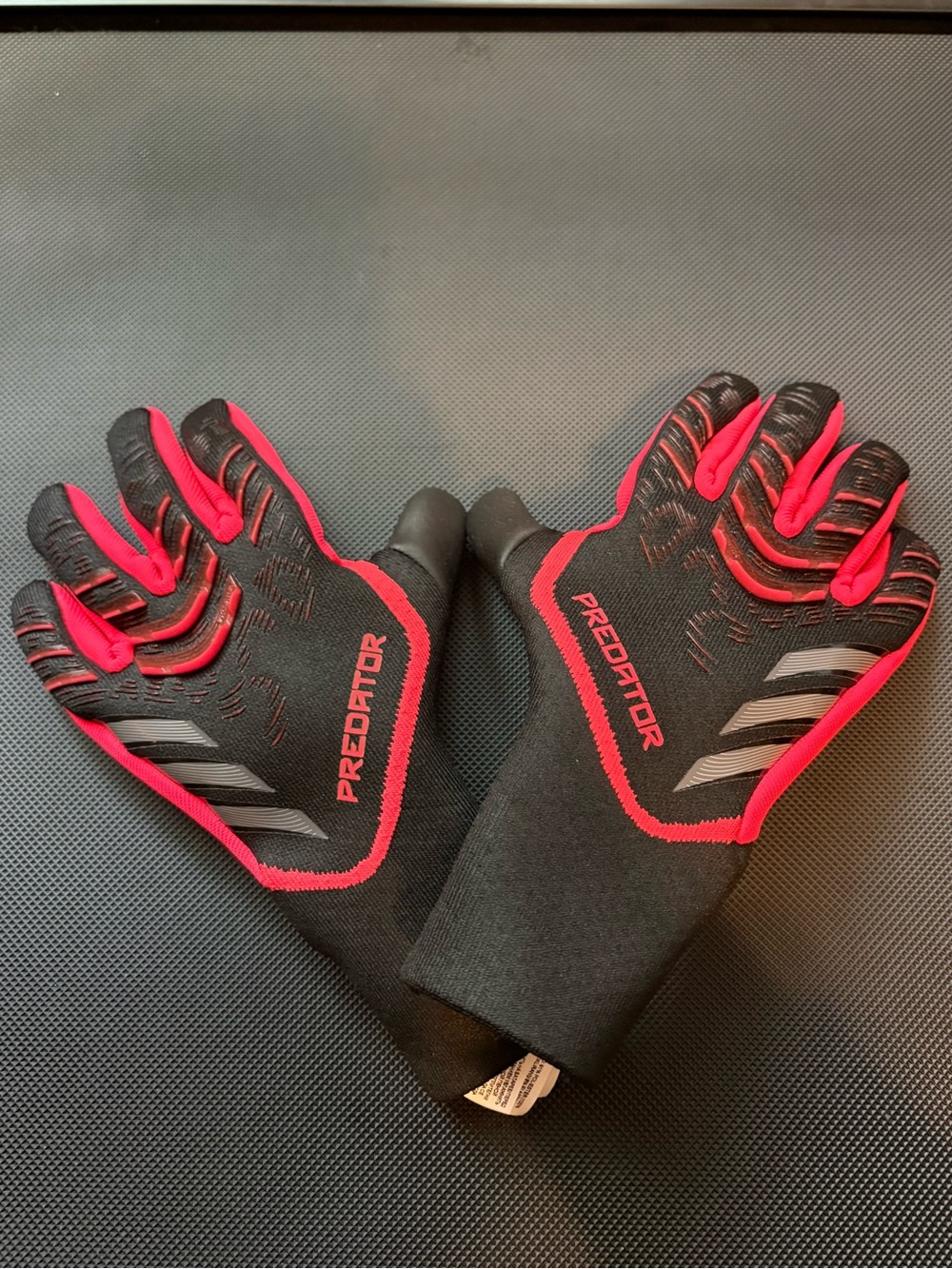 adidas Predator Black and Red Athletic Goalie gloves  NWOT